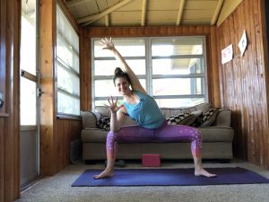 5 yoga poses in 5 minutes